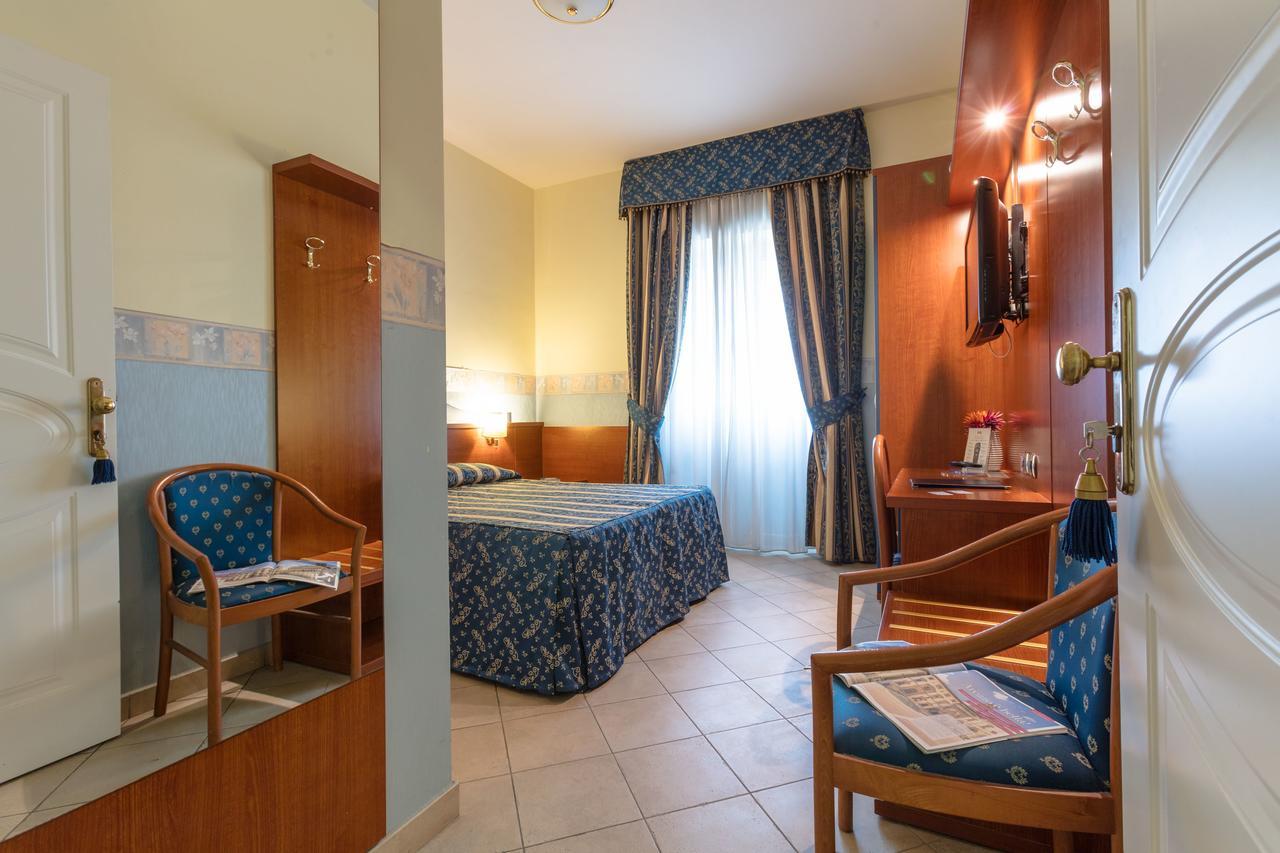 Hotel Borgo Del Mare Civitavecchia Exterior foto